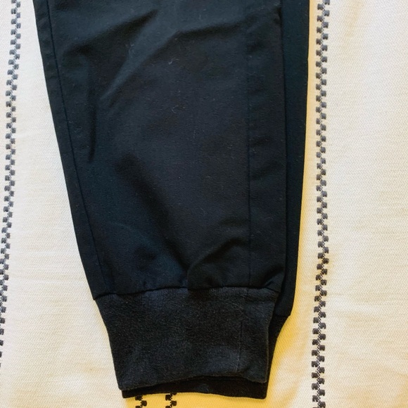 Figs Scrubs. Joggers with double pocket top. - Picture 7 of 8